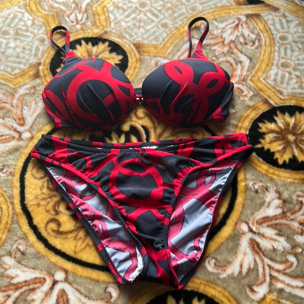 Abstract Venus Bikini
